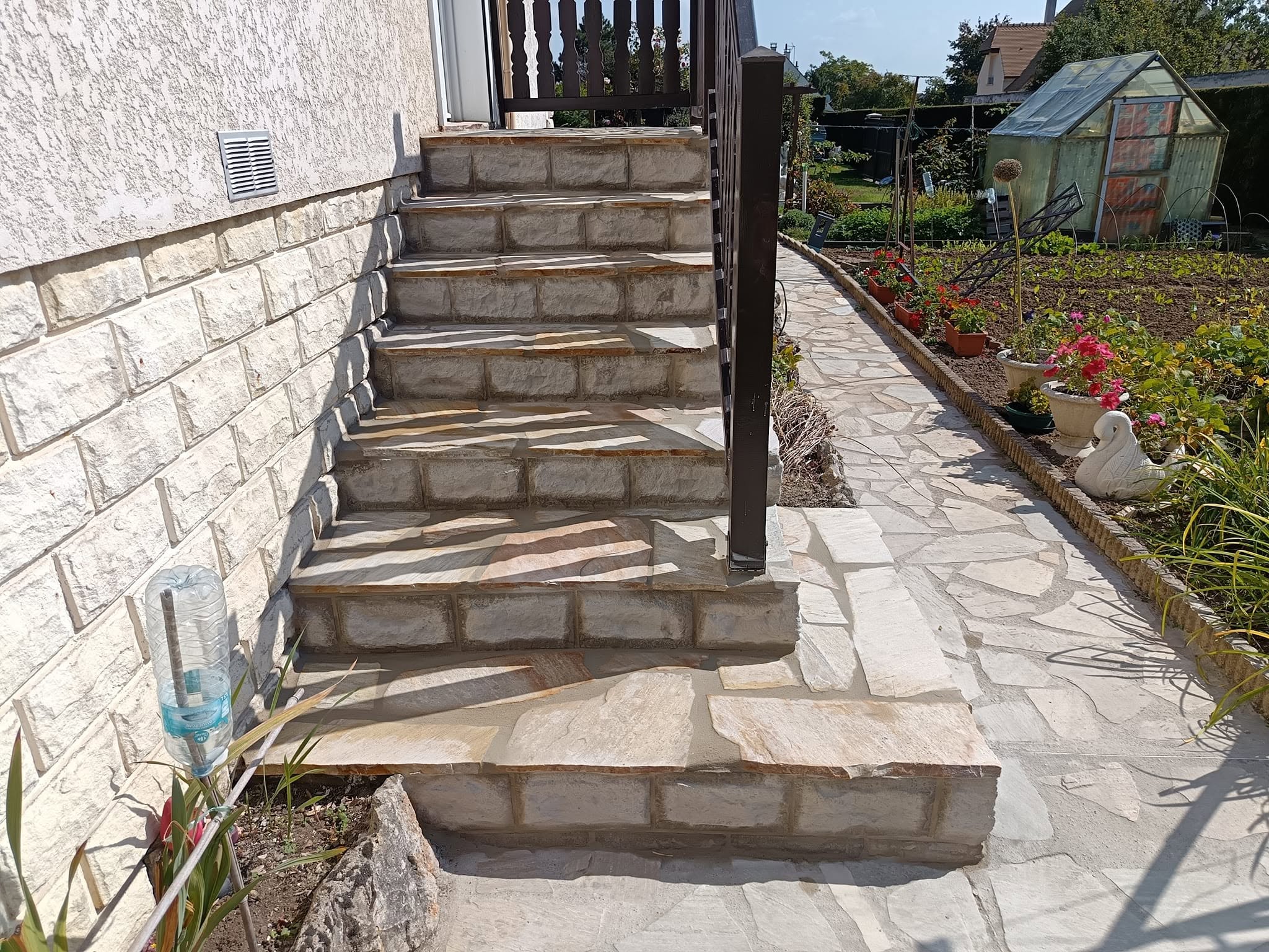 Après rénovation escalier en pierre naturelle FTC